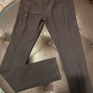 Lululemon size 6. 33” inseam. reversible straight leg